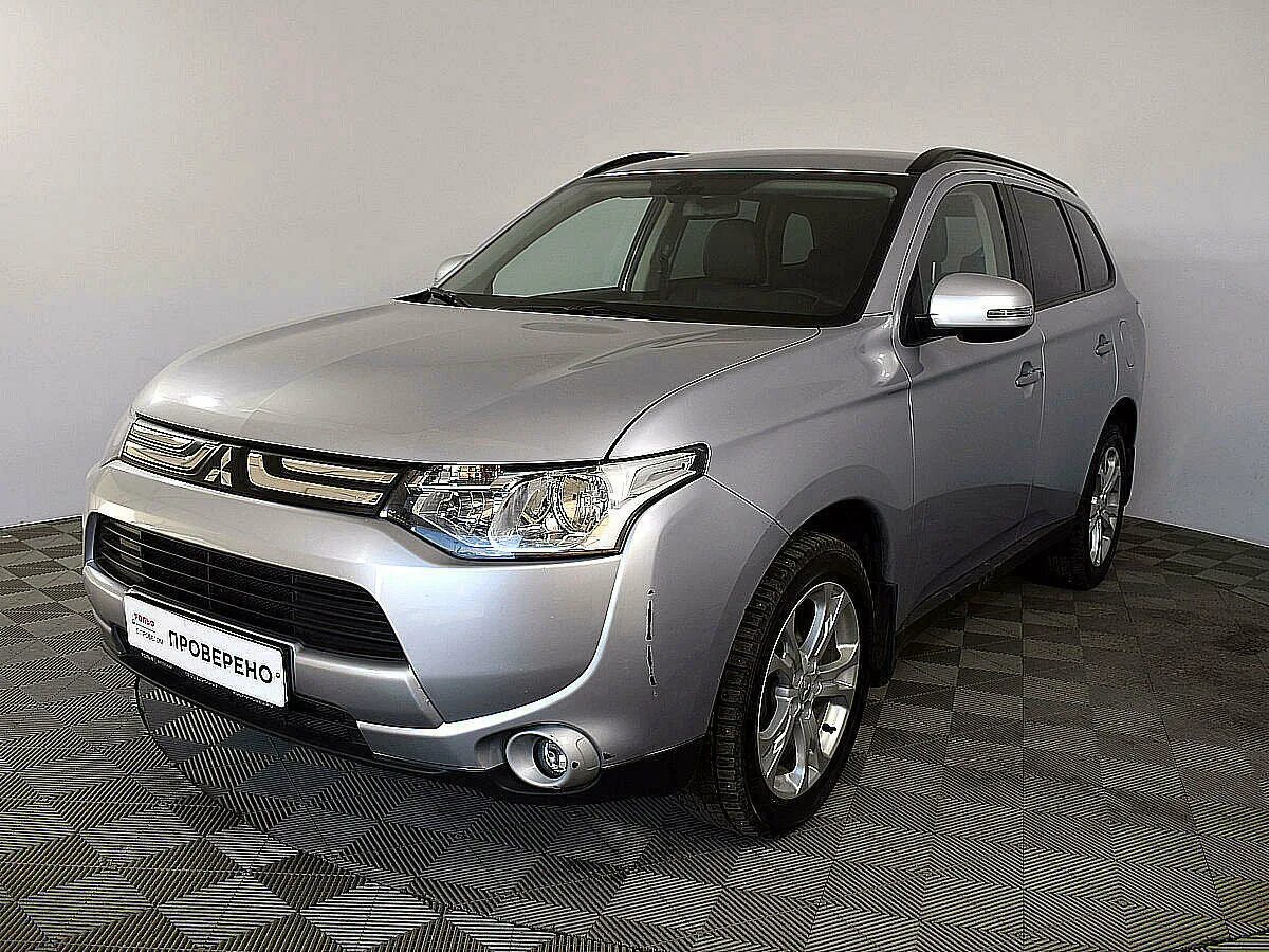 Мицубиси аутлендер с пробегом россия. Mitsubishi Outlander 2012. Mitsubishi Outlander (2012-2015). Аутлендер серый 2012. Outlander 3 2012.