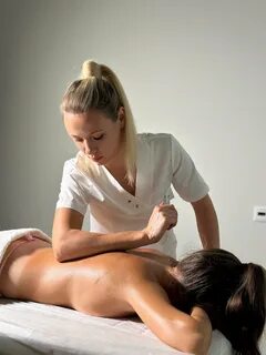 Порно баланы жақсы көретін қыздар