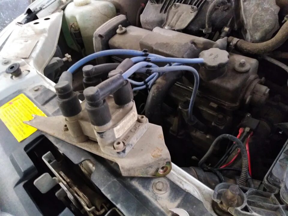 Comprobación y sustitución de la bobina de encendido de Lada Granta