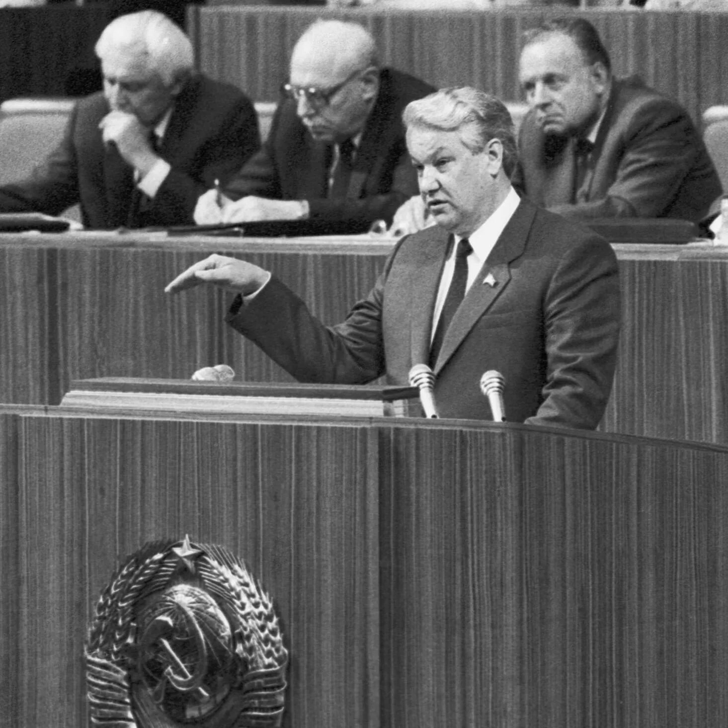 Председателем верховного совета рсфср был. Дума 1993 борис ельцин. ельцин председатель верховного совета рсфср. борис ельцин кпсс. съезд народных депутатов рсфср 1993.