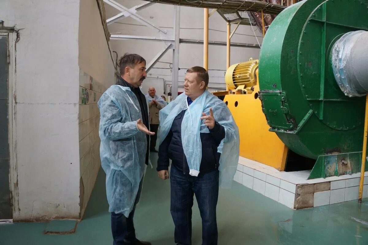 комаров андрей пугачёвский молочный завод. пугачевское заводы. авторемзавод кирсанова старое фото. молочный завод пугачевский молочный саратовская область. пугачевское заводы.