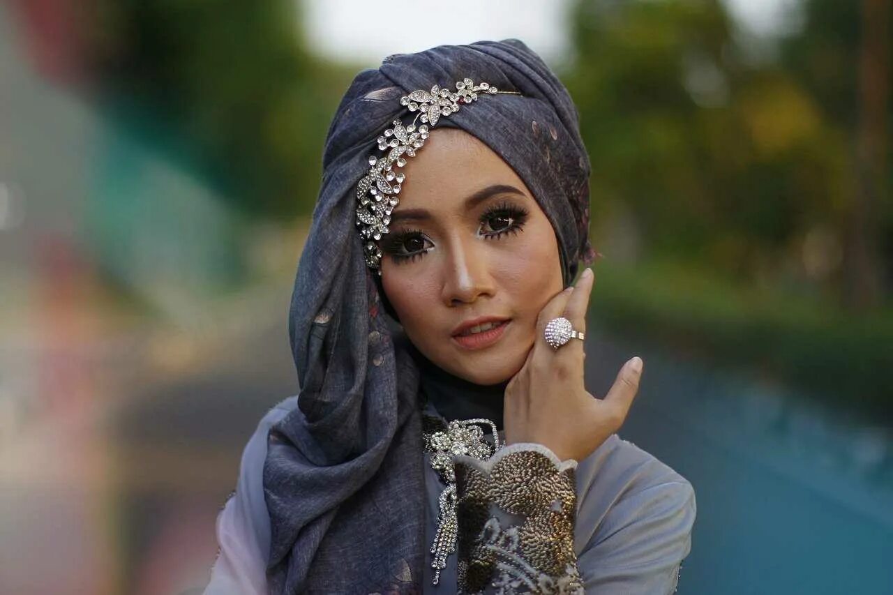Мусульманские картинки хиджаб. Красивая девушка в платке. Девушка в хиджабе. Красивые мусульманки.