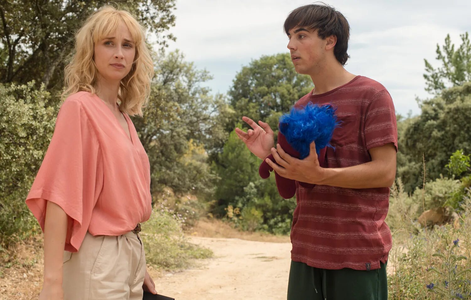 Влечение сериал 2019. Сериал с марио касас 2019 влечение. Влечение дата выхода. Влечение 2019 марио касас. Сильвия алонсо влечение.