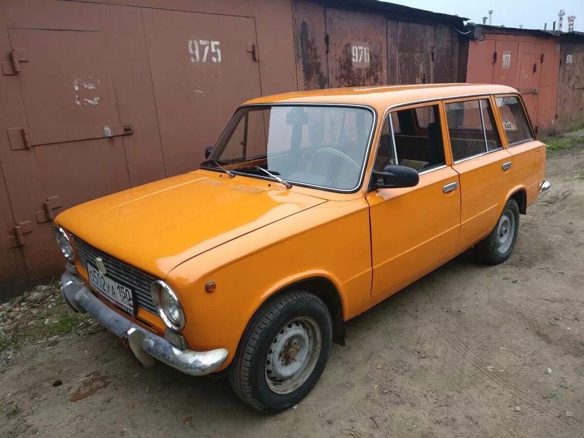 Автомобили ваз ру. ВАЗ 2102 оранжевая. ВАЗ 2102 универсал оранжевый. Цвета ВАЗ 2102.