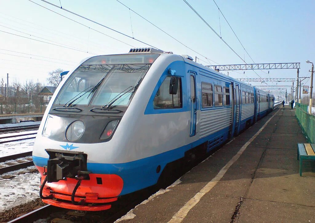поезд йошкар-ола казань. пригородный поезд казань йошкар ола. йошкар-ола железная дорога. электричка тоже быстрая. поезд яранск йошкар ола.