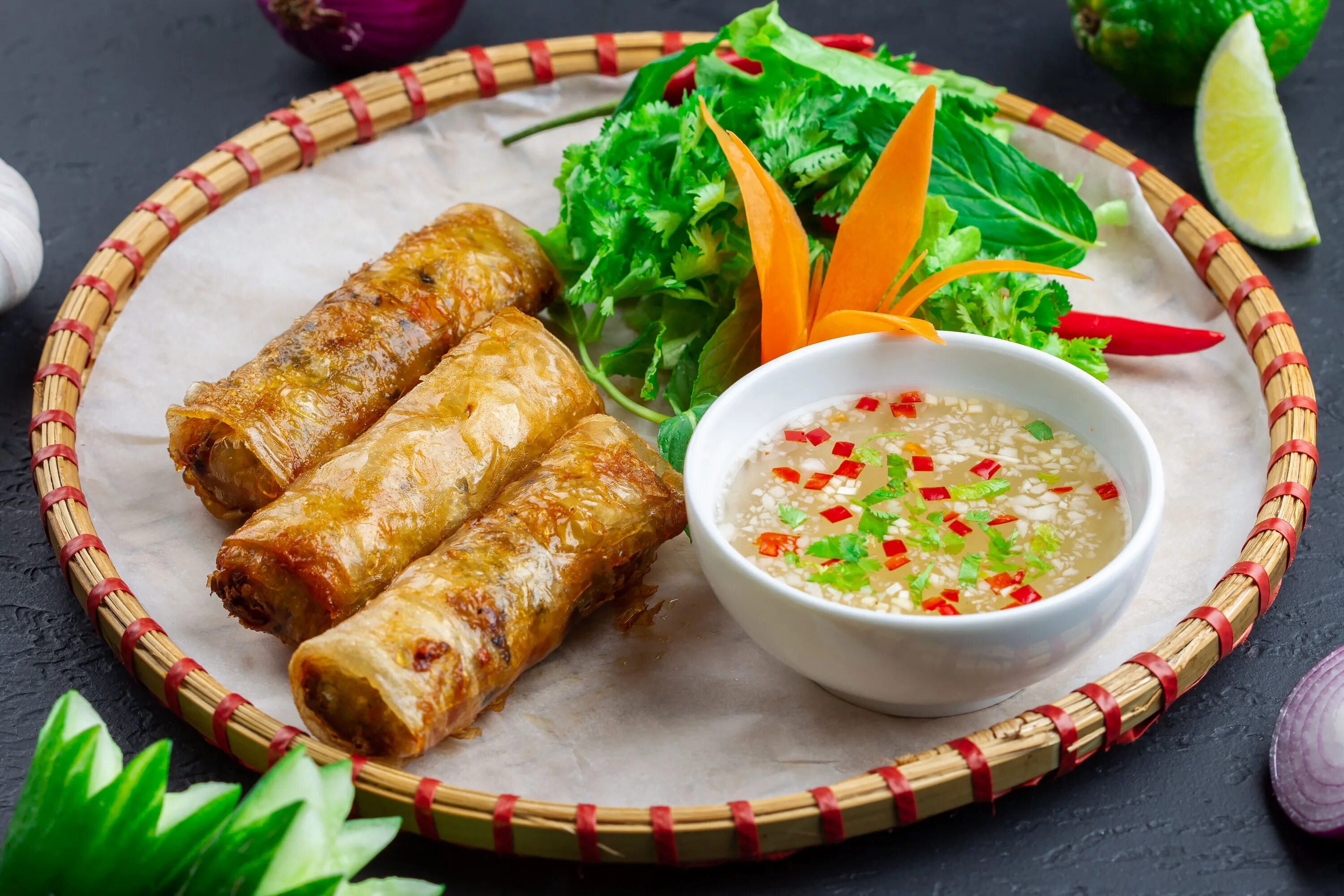 Нэм вьетнамские. Нэм Нэм Вьетнамская кухня Планерная. Tu ton Вьетнамская кухня. Тайская кухня.