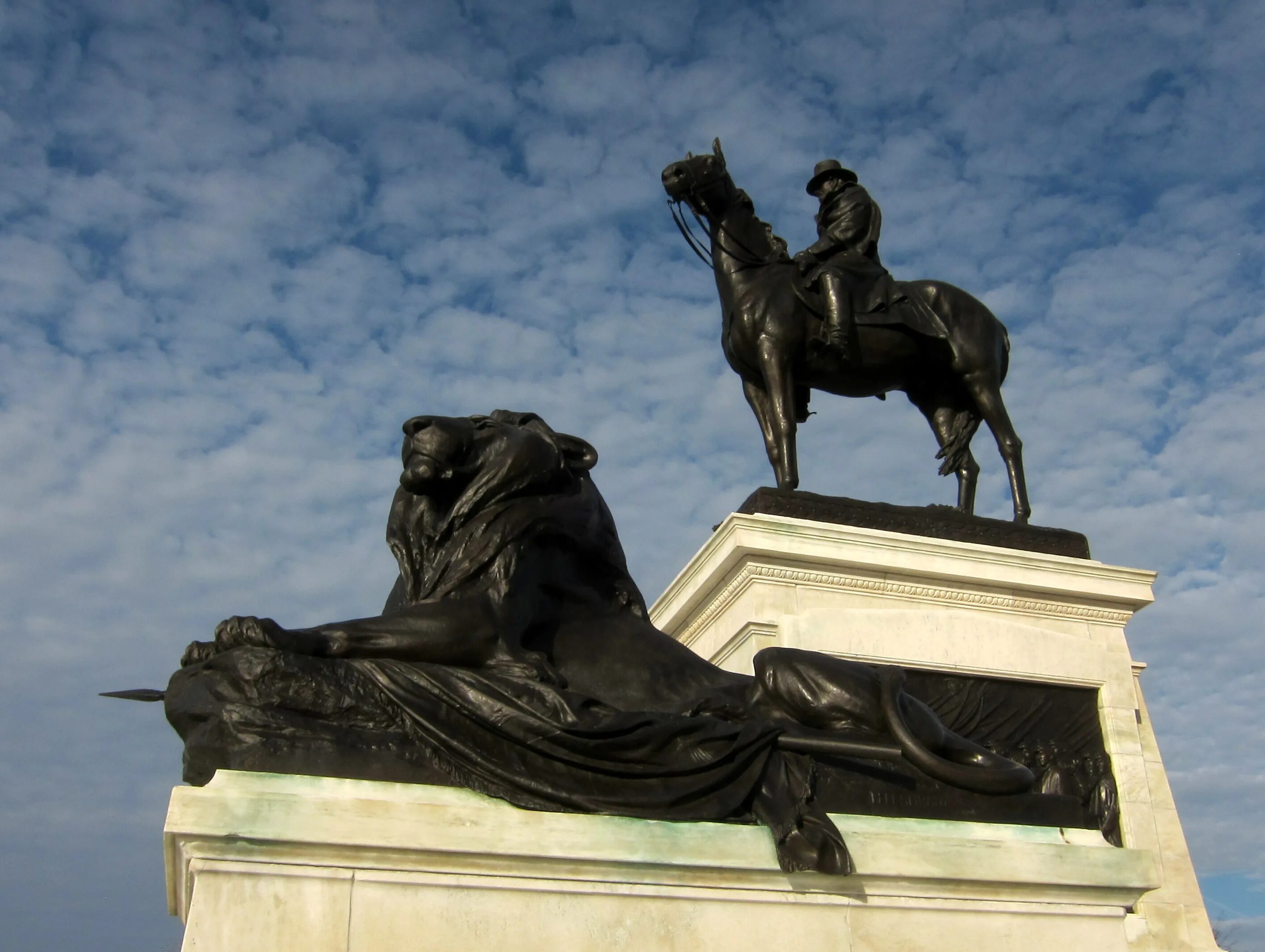 Какие памятники были созданы в xv. Мемориал Улисса Гранта Вашингтон. Конные памятники в Вашингтоне. Конная скульптура. Ulysses s. Grant Memorial's Central Equestrian statute.