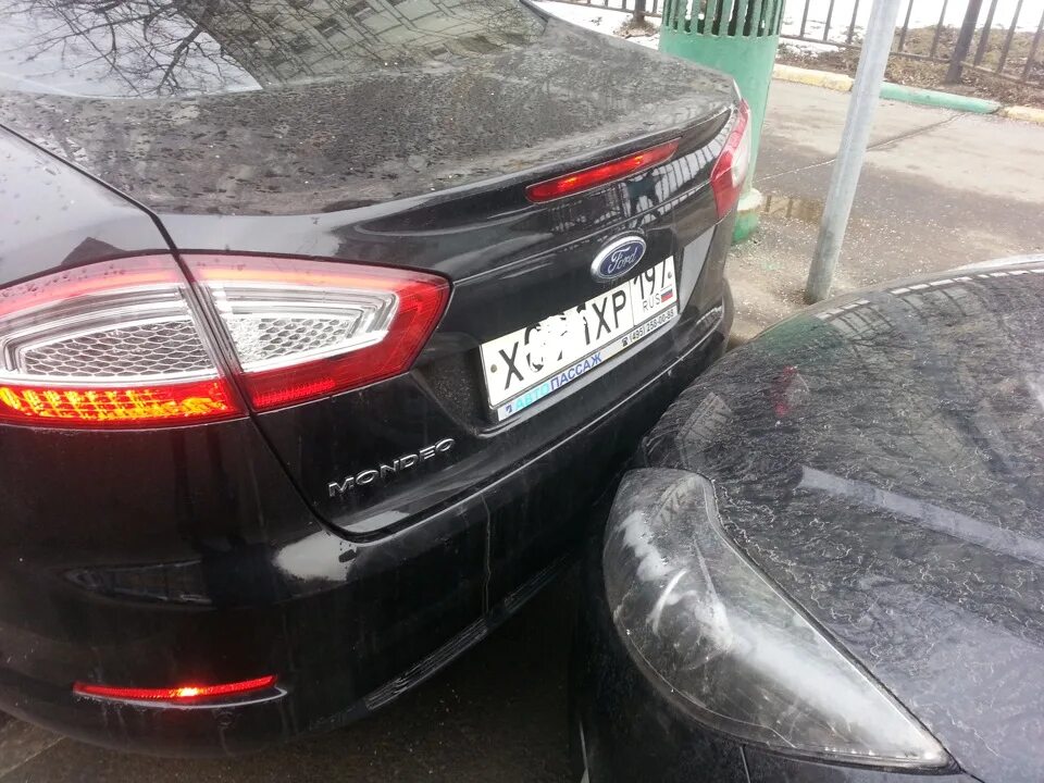 Парковка с заездом на бордюр. Резиновый бампер на автомобиль. Парковка с поворотом на 90 градусов задним ходом. Парковка передним бампером. Парковка передним бампером.