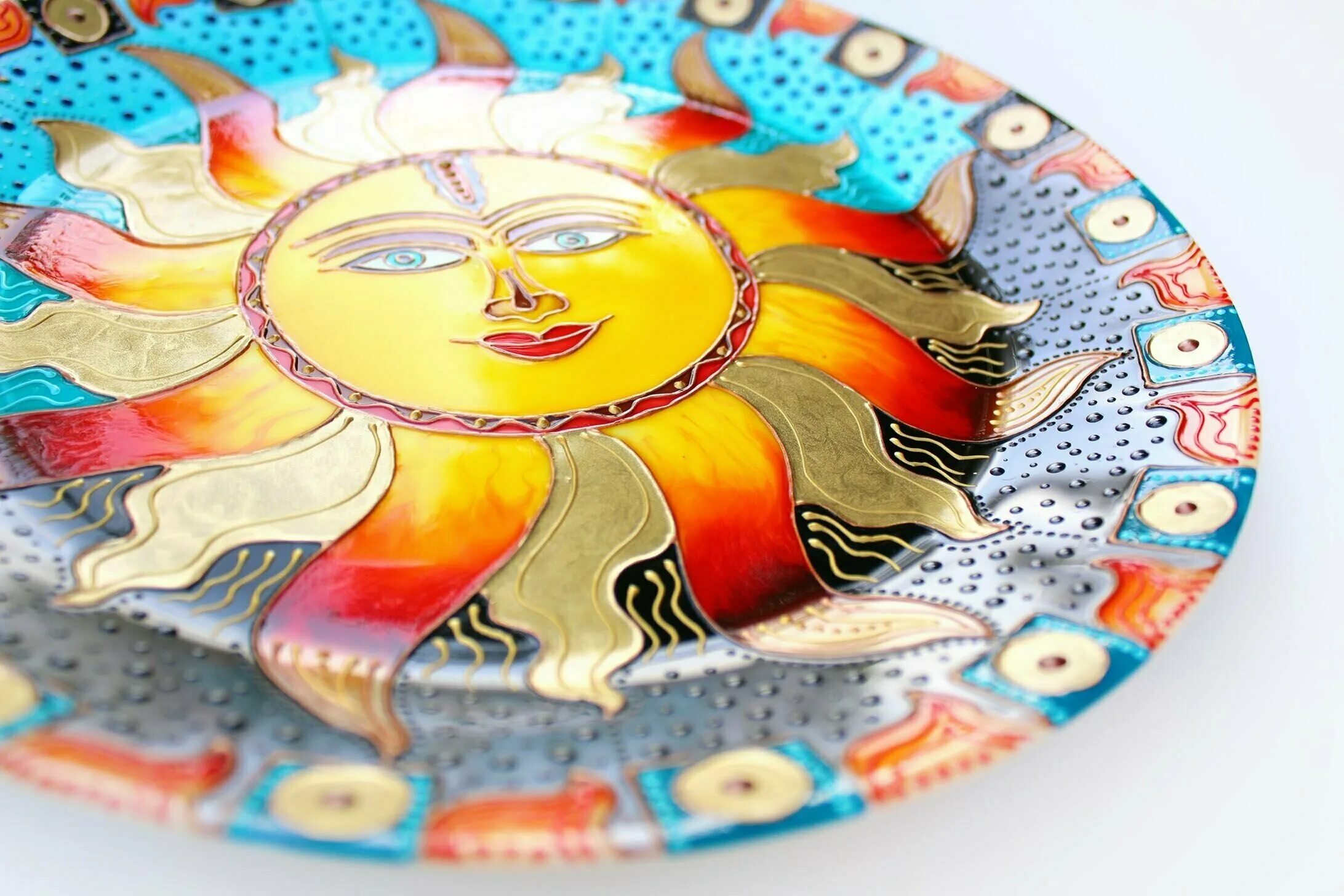 роспись посуды. тарелки декоративные настенные. декоративная тарелка рисунок. тарелки декоративные с детьми. роспись бумажных тарелок.