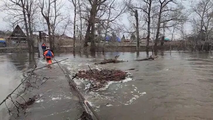 Паводок Черниговка Чишминский район. Половодье Дема Уфа. Паводок в Башкирии. Наводнение в Башкортостане 2009.