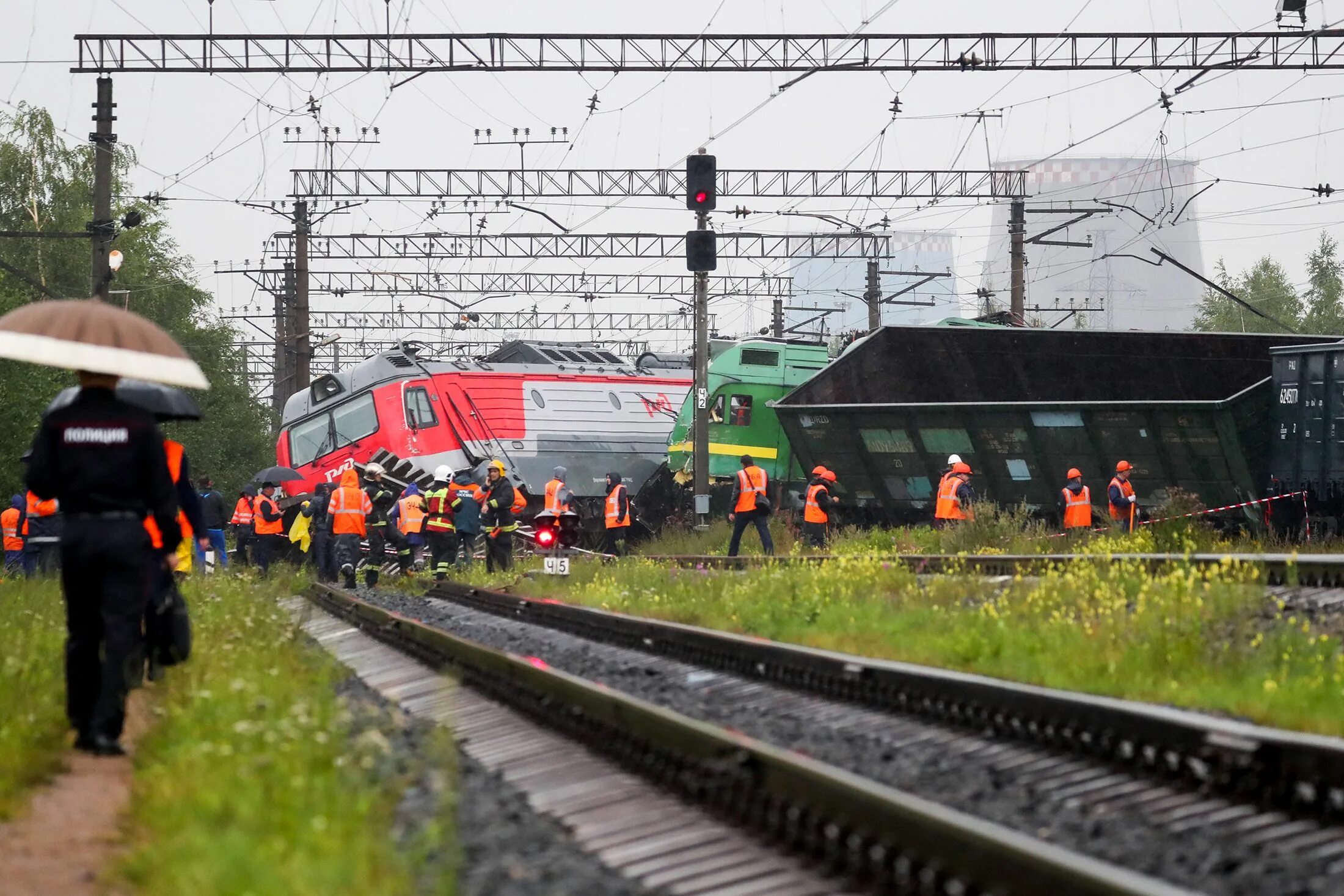 Опаздывают ли поезда ржд. Крушение грузового поезда Санкт Петербург 2020. Станция Купчинская крушение поездов. Столкновение поездов в Санкт Петербурге грузовых. Столкновение на станции Купчинская.