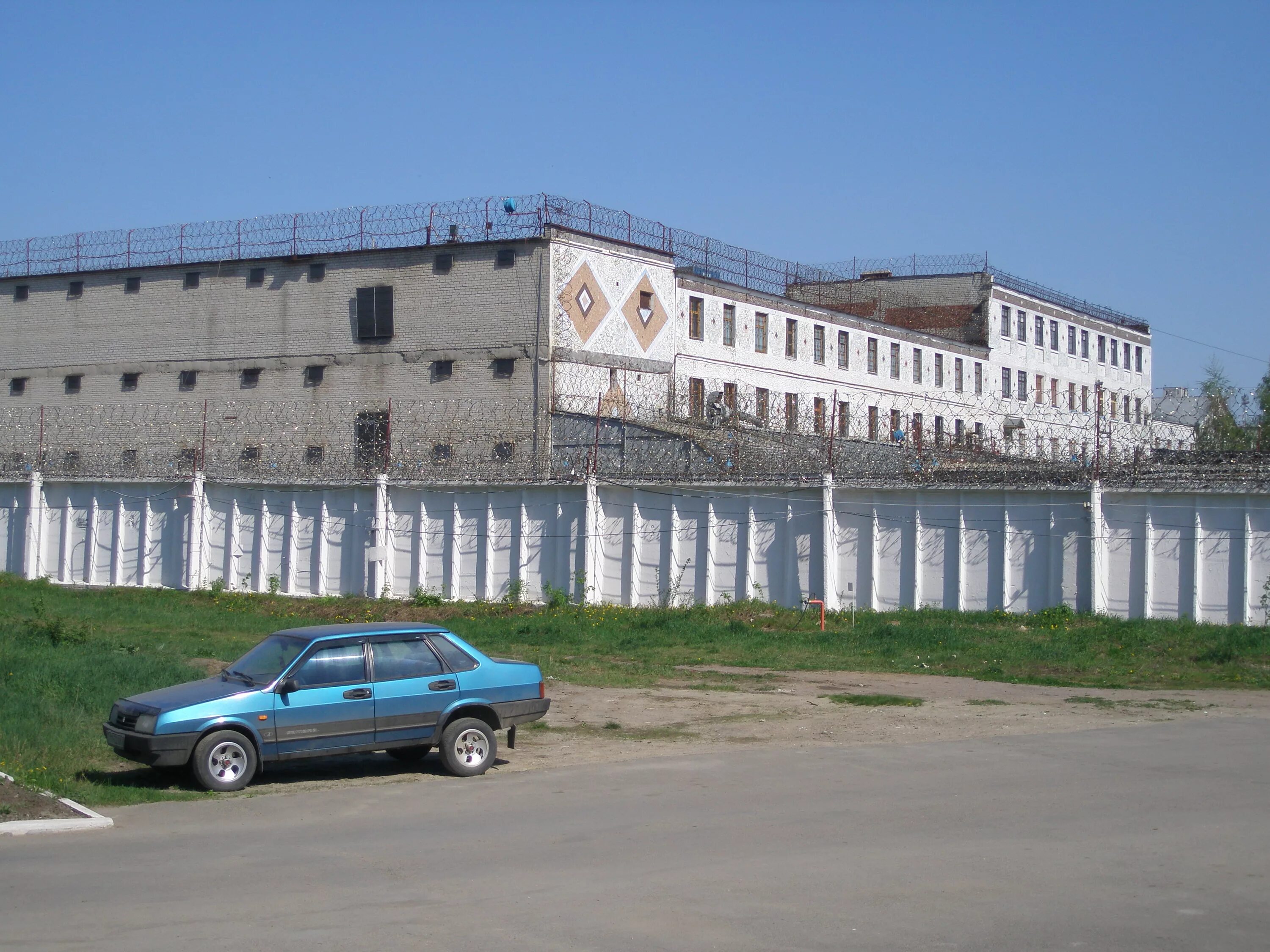 Саржин яр харьков. Саржин яр харьков. Саржин яр харьков фото. Исправительные колонии украины. Тополь в окне.