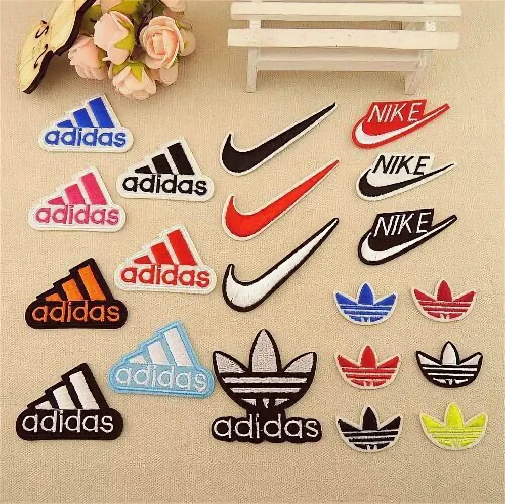 разные наклейки. наклейки брендов. наклейки на одежду. наклейка adidas для одежды. лейблы на одежду.