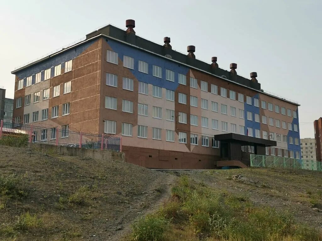 талнах 5 микрорайон. школа 33 талнах. 47 школа талнах. енисейская 16 талнах. 42 школа талнах.