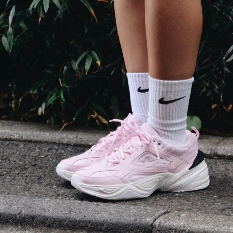 Nike m2k Tekno Pink. Найк Air носки. Носки найк высокие. Носки найк женские высокие. Розово белые носки