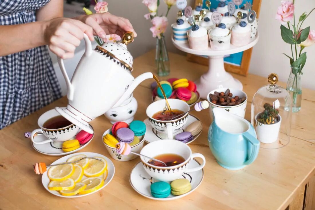 Семейные традиции чаепитие. Чаепитие. Семейное чаепитие. Чайная вечеринка для детей. Чаепитие для детей.