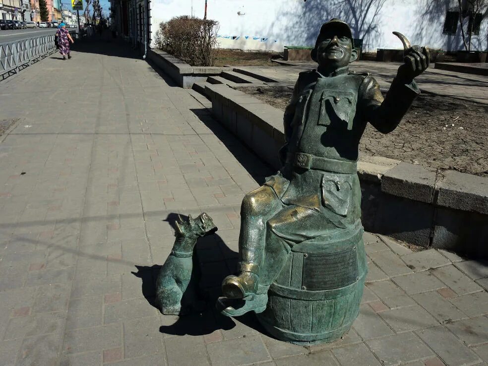 Памятник швейку в купчино. Памятник швейку в купчино. Солдат швейк памятник в чехии. Швейк памятник. Швейк памятник.