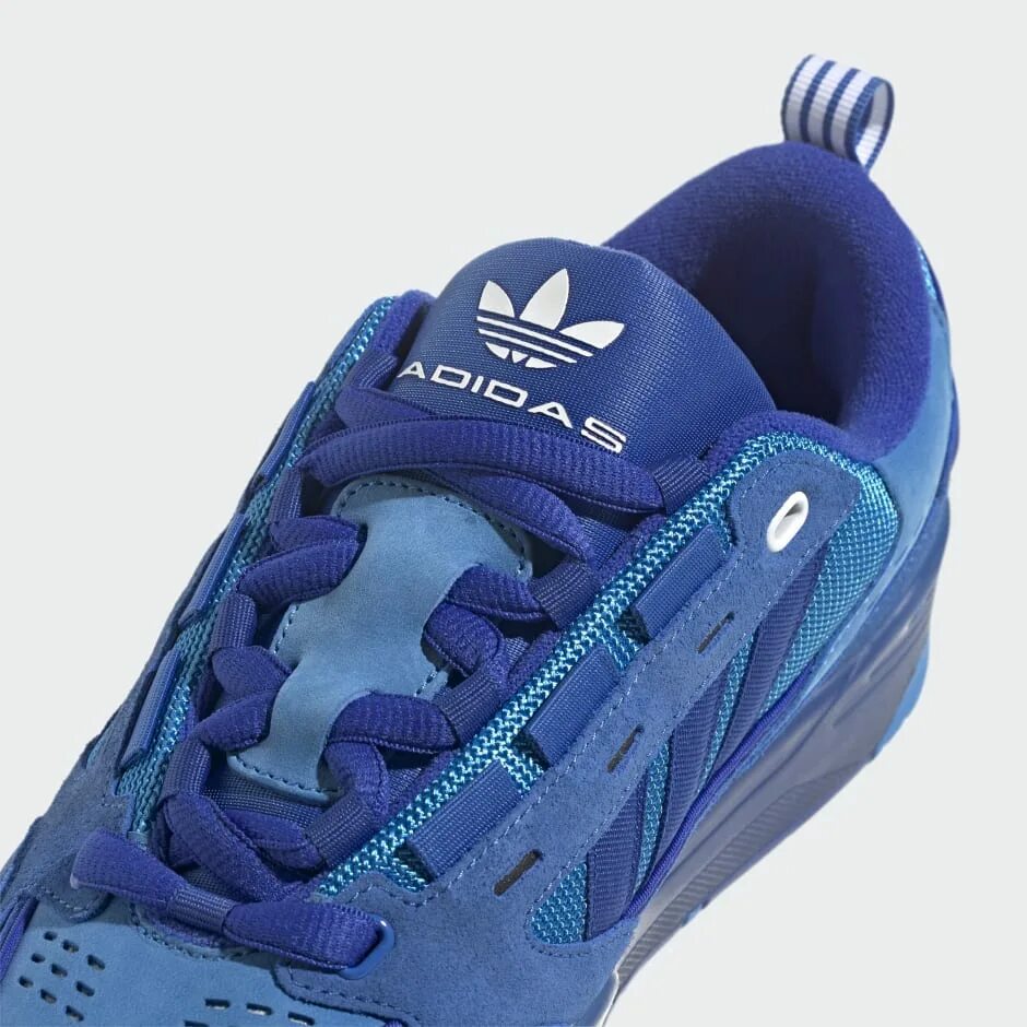 Кроссовки adi 2000. Адидас Ади 2000. Adidas Originals adi 2000. Ади 2000 кроссовки. Adidas adi 2000 Blue.