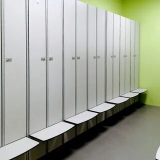 Барабашка живет в раздевалке где стоят шкафы