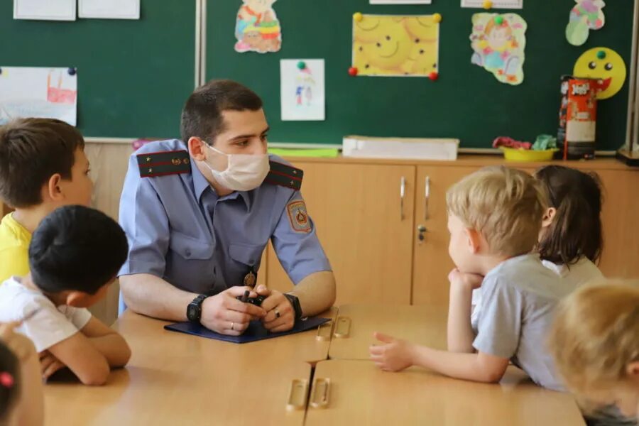 Лагерь который закрыли село двулучное. Ребята совершить. Ребята совершить. Игра колесо истории. 23 февраля в школе.