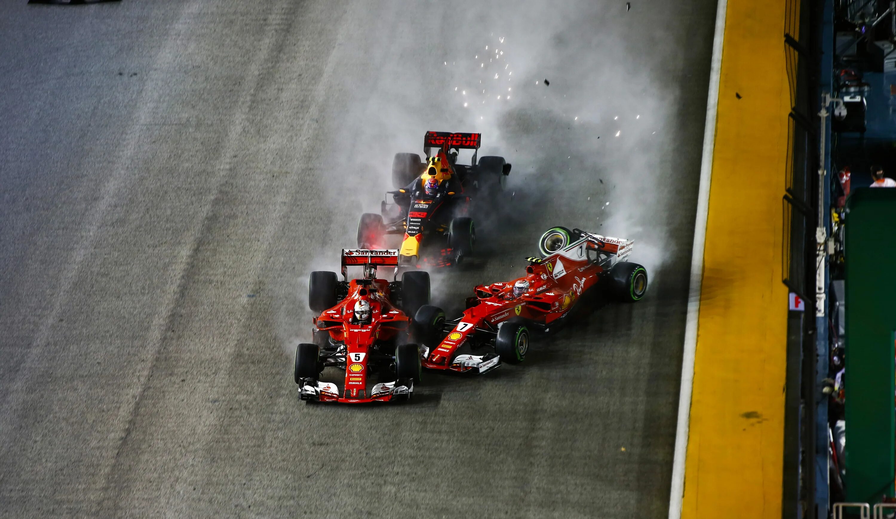 Ferrari f1 2017. Формула 1 Феррари 2017. Гран при Сингапура 2017. F1 Ferrari crash.