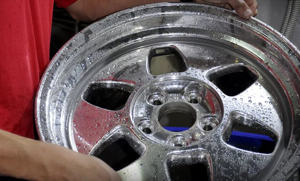 Удаление старой краски с помощью химических реагентов MaxiWheels