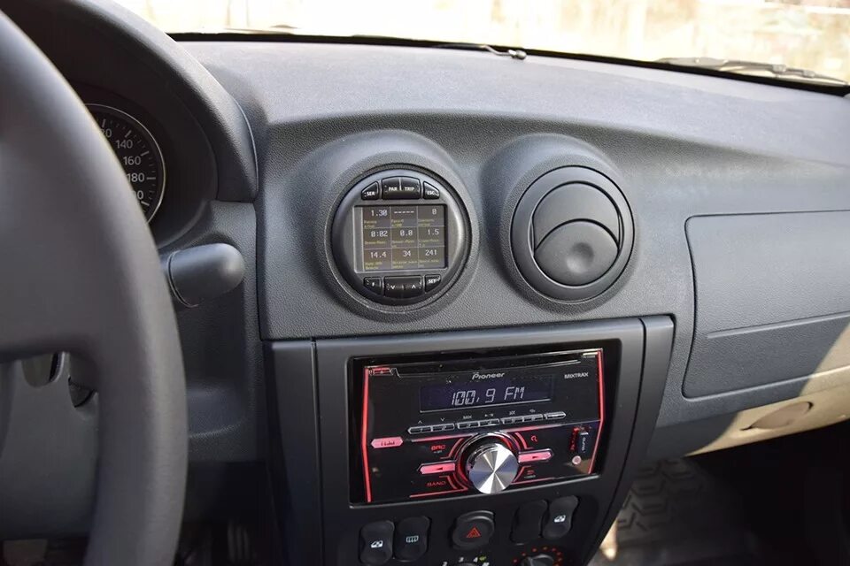 Центральная консоль ниссан альмера н16. Монитор ниссан альмера. Монитор nissan almera n16. Бортовой компьютер ниссан альмера н16. Монитор ниссан альмера н16.