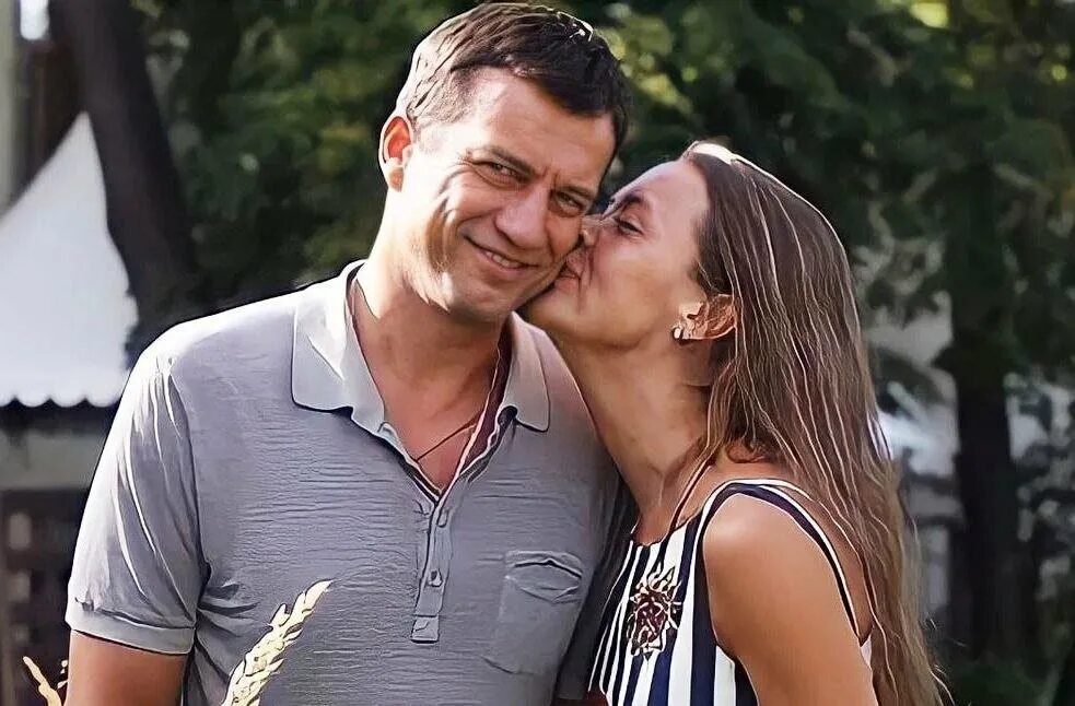 Супруга чернышова. Жена андрея чернышова. Жена андрея чернышова. Чернышов и его жена. Супруга чернышова.