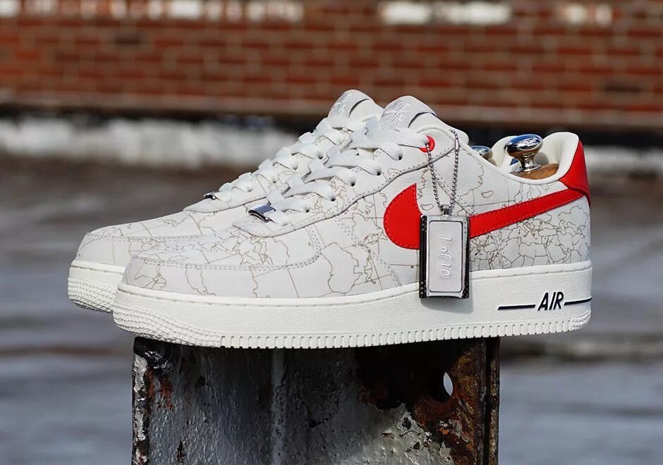 Лимитированные найки. Nike Air Force 1 Limited Edition. Лимитированные Nike Air Force 1. Коллаборация Nike Air forse 1. Nike Air Force лимитированные.