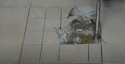 Плитка керамическая повреждена