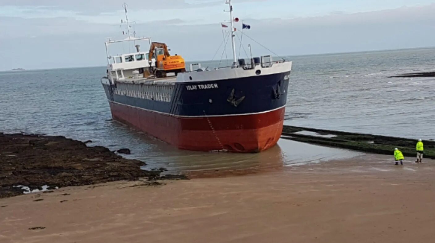 Контейнеровоз в находке сел на мель. Мель на реке. Джаг-1 судно. Правда сахалин порт. Волго дон 5016 сел на мель.