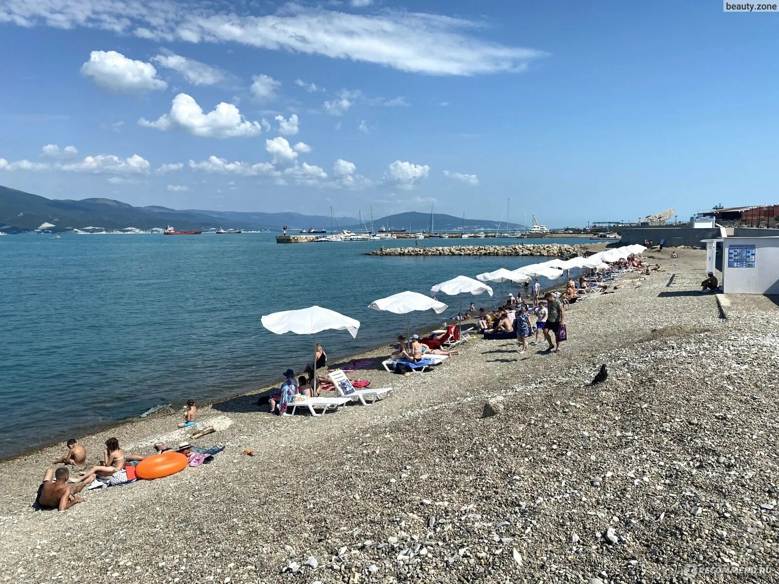 Абрау-дюрсо пляжи на море. Новороссийск центральный пляж фото краснодарский край. Новороссийск / novorossiysk море пляж. Новороссийск пляжи для купания. Абрау дюрсо поселок краснодарский край.