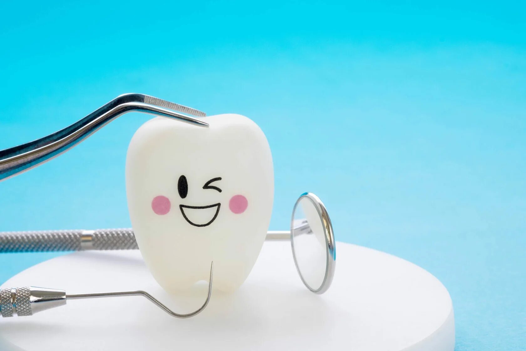 Доброе утро зуб. Утро зубы. Чистим зубы!. Веселый зуб доброе утро. Кофе и зубы.