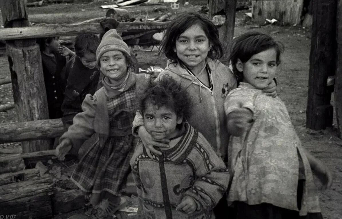 Цыганские дети. Советские цыгане. Цыганские дети навоене. Сибирские цыгане. Весь народ от мала
