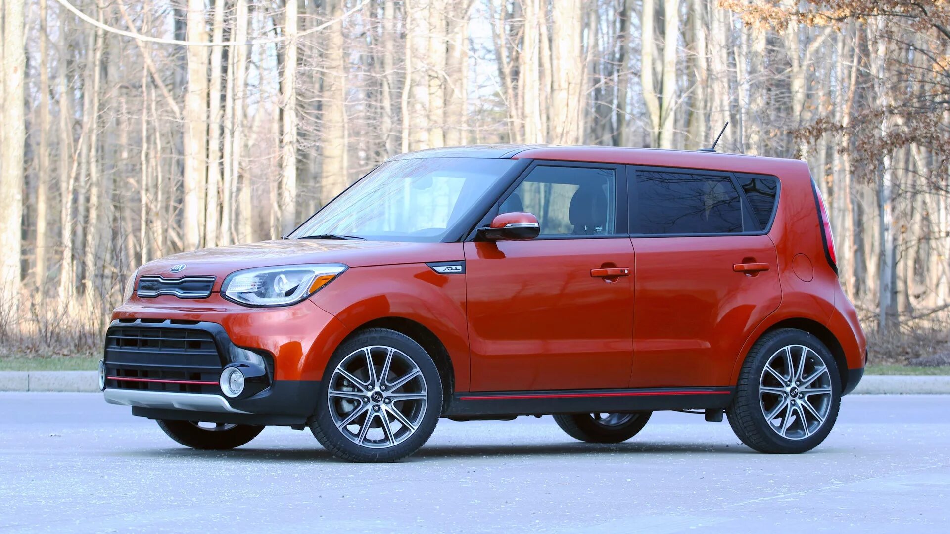 Киа соул радиус. Киа соул. Kia Soul 2. Киа соул 2017. Киа соул бордовая.