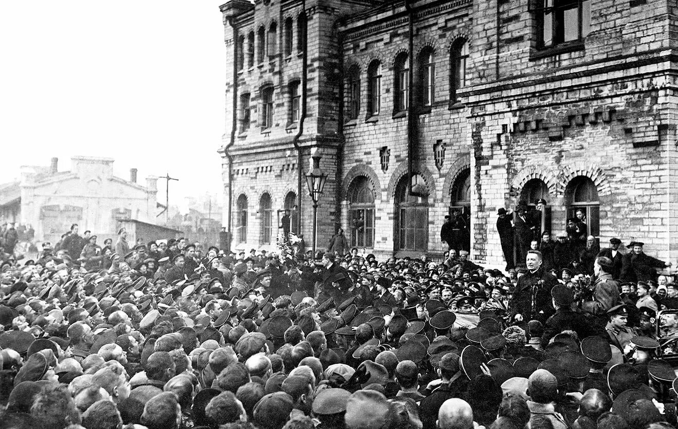 Керенский 1917. Керенский Февральская революция. Керенский в 1917 году. Что стало после революции