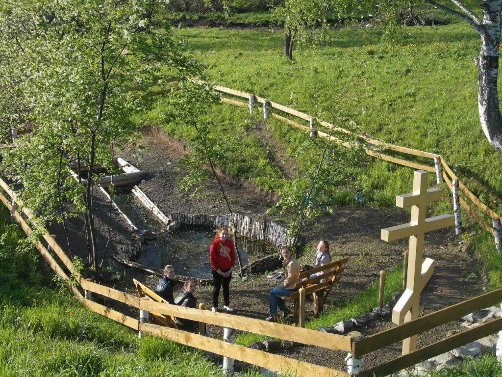 Святой источник кемерово. Родник в Кемеровской области. Чемал Святой Родник. Святой источник поселок Боровой Кемеровская.