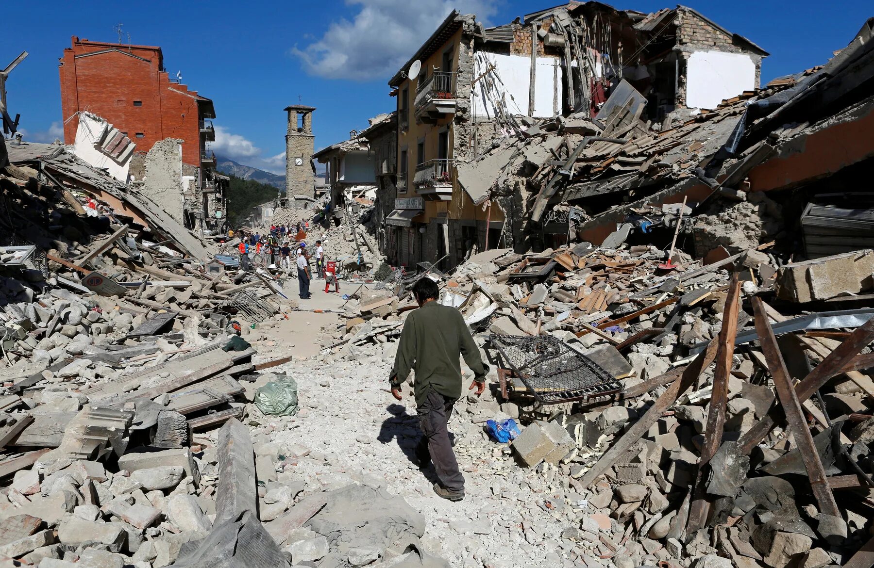 Город где землетрясение. Землетрясение в Италии 2016. Землетрясение в Италии в 2016 году. Италия землетрясение 2023. Землетрясение Эквадор 1906.