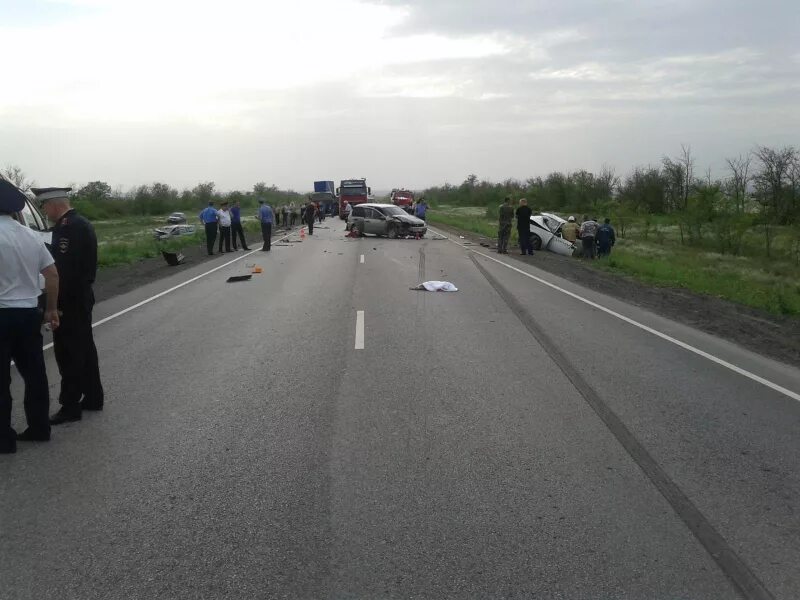 Волгоград каменск шахтинский. ДТП трасса Волгоград Каменск Шахтинский. ДТП Волгоград Каменск Шахтинский.