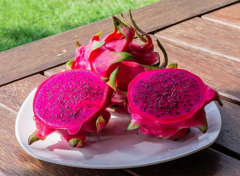 питахайя цвет внутри. питайя 4кг. красная питайя фрукт. питахайя цвет внутри.