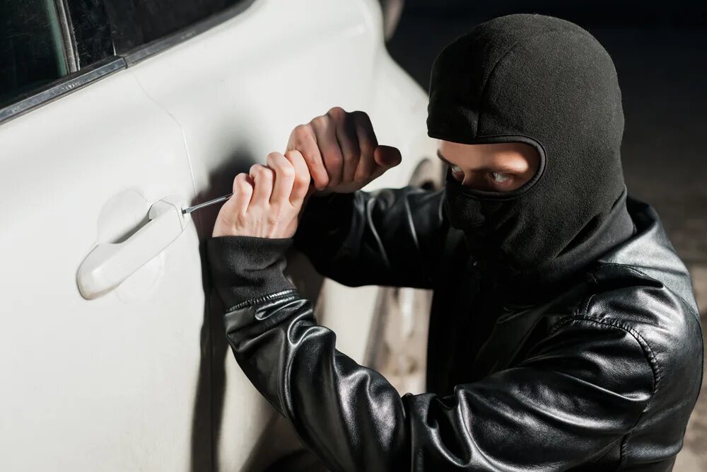 Угон автомобиля. Угон автомобиля фото. Задержана подозреваемая в угоне автомобиля. К чему снится угон машины во сне