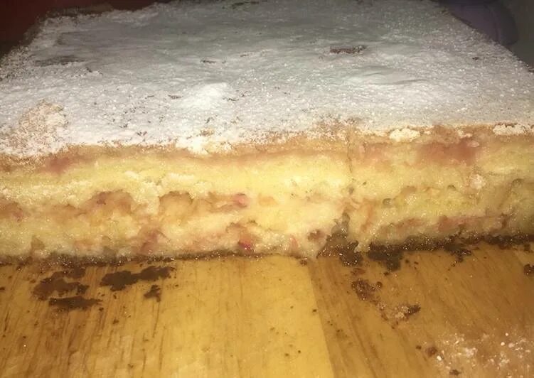 Рецепт: Изысканный пирог с яблоками и нежным безе - Типичный Кулинар