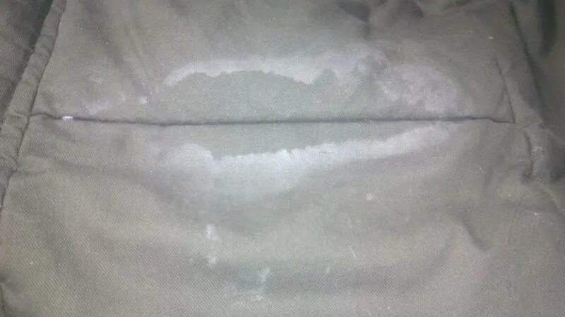 желтые пятна на белом пуховике. желтые пятна на белом пуховике. пятна на пуховике. черные пятна на пуховике. желтые пятна на белом пуховике.