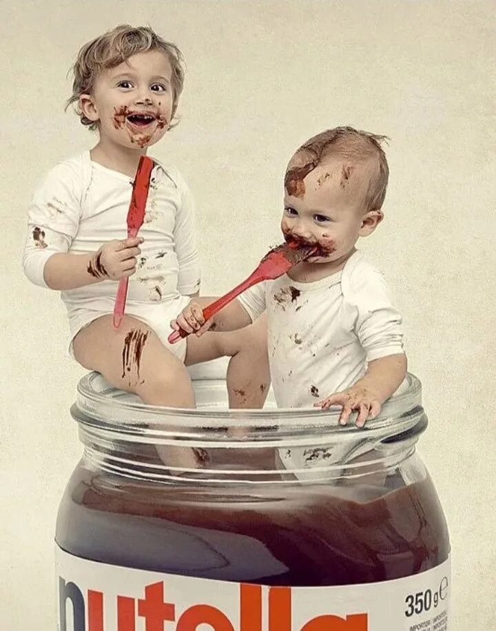 Ребенок забавный шоколад. Реклама для детей.