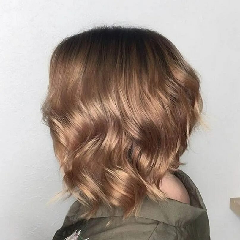 Цвет волос шоколадный капучино. Цвет волос капучино. Цвет волос мокко браун. Двухцветное окрашивание волос. Капучино волос.