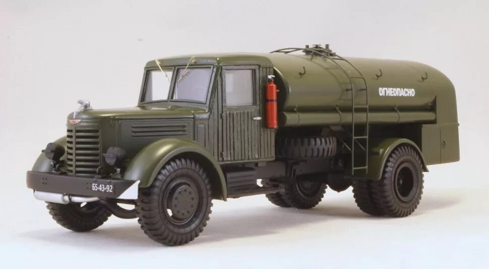 Тз машина. Тз машина. Маз 5334 топливозаправщик. Маз 200 тз 200. Краз 214 топливозаправщик.