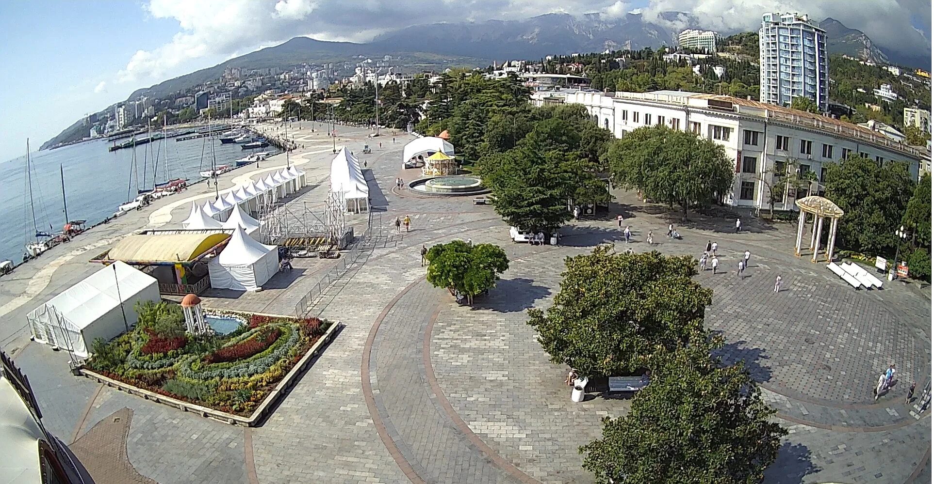 Ялта в реальном времени. Алушта набережная 2025. алушта набережная 2025. ялта ялта набережная 2025. алушта набережная 2025 год.