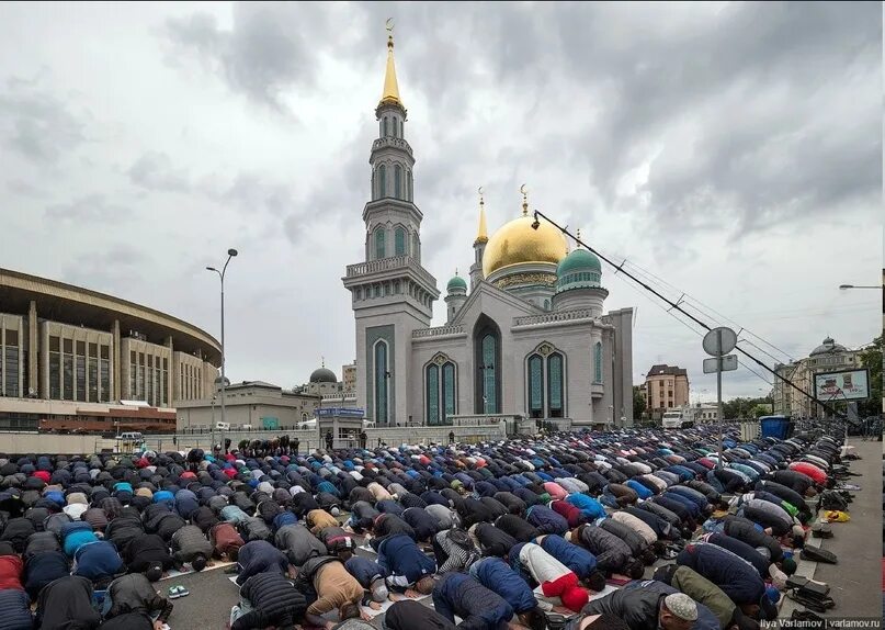 Исламская улица. Рамадан московская соборная мечеть. Перекрытие москвы на курбан байрам. Kahire. Исламская улица.