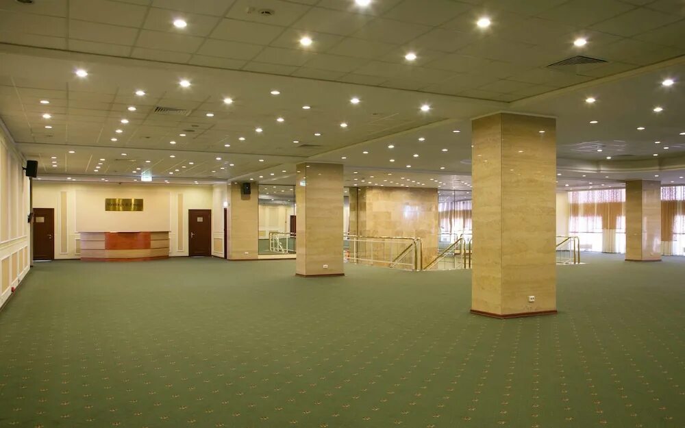 Зал чайковский рэдиссон славянская. Зал глинка рэдиссон славянская. Рэдиссон славянская конференц зал. Рэдиссон славянская конференц зал чайковский. Radisson славянская гостиница москва.