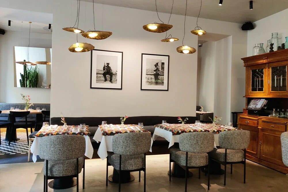 Лучший ресторан на патриарших. Павильон пруд патрики ресторан москва. Лучший ресторан на патриарших. Ресторан эрвин на патриарших прудах. Patriki ресторан москва.